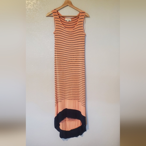 💚5/$25 Olive & Oak High Low Maxi Dress Peach Black Stripe Racerback Size Small - Picture 1 of 5